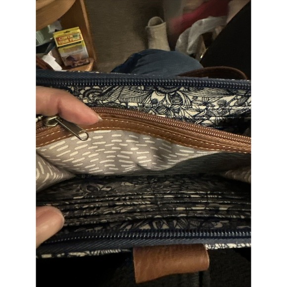 SAKROOTS Navy Spirit Desert Artist Circle Crossbody Zip Wallet Bag/Wristlet - Picture 7 of 13
